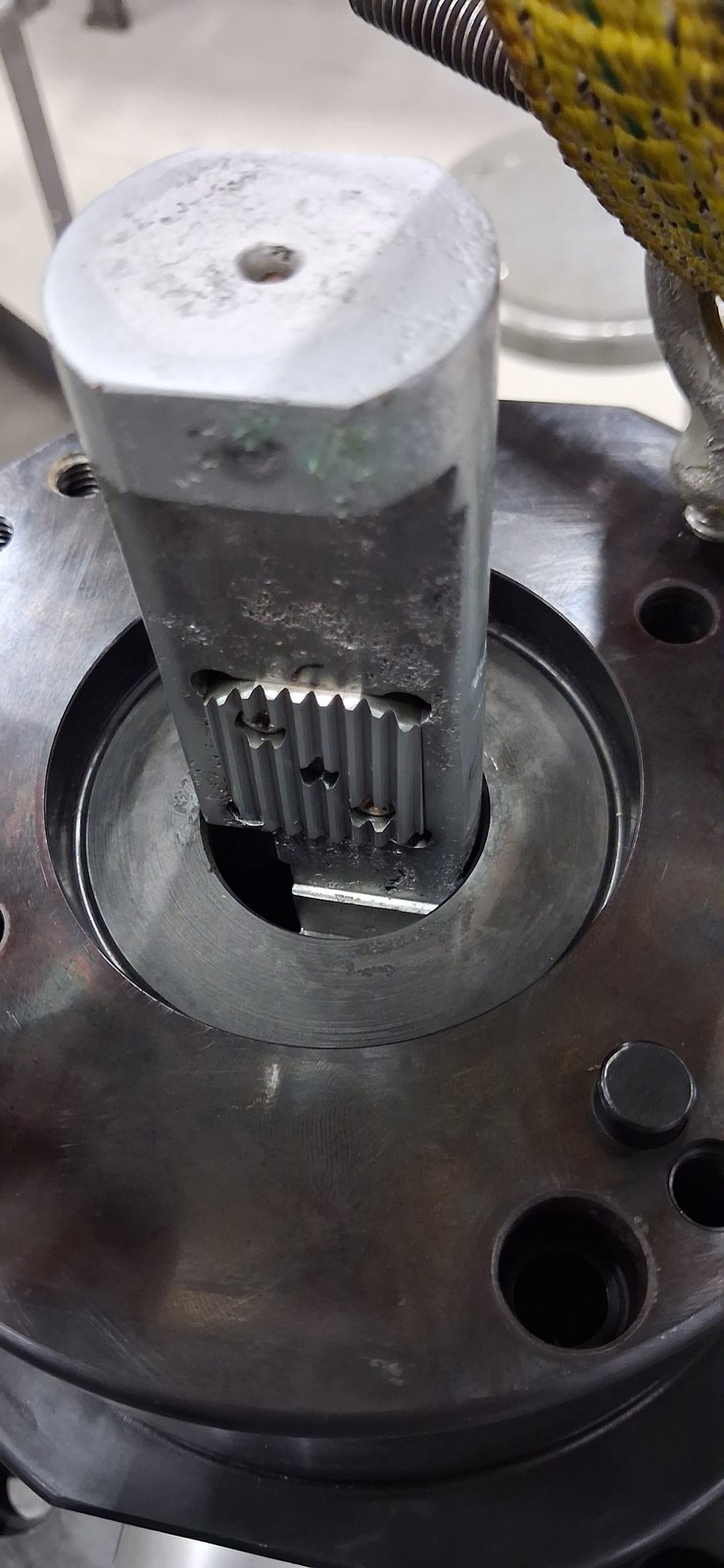 Reconditioned spline drive engagement on a multi-function generating head